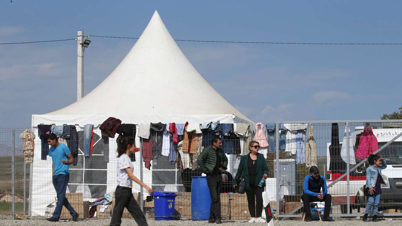 Refugees from Nagorno-Karabakh arrive in Kornidzor