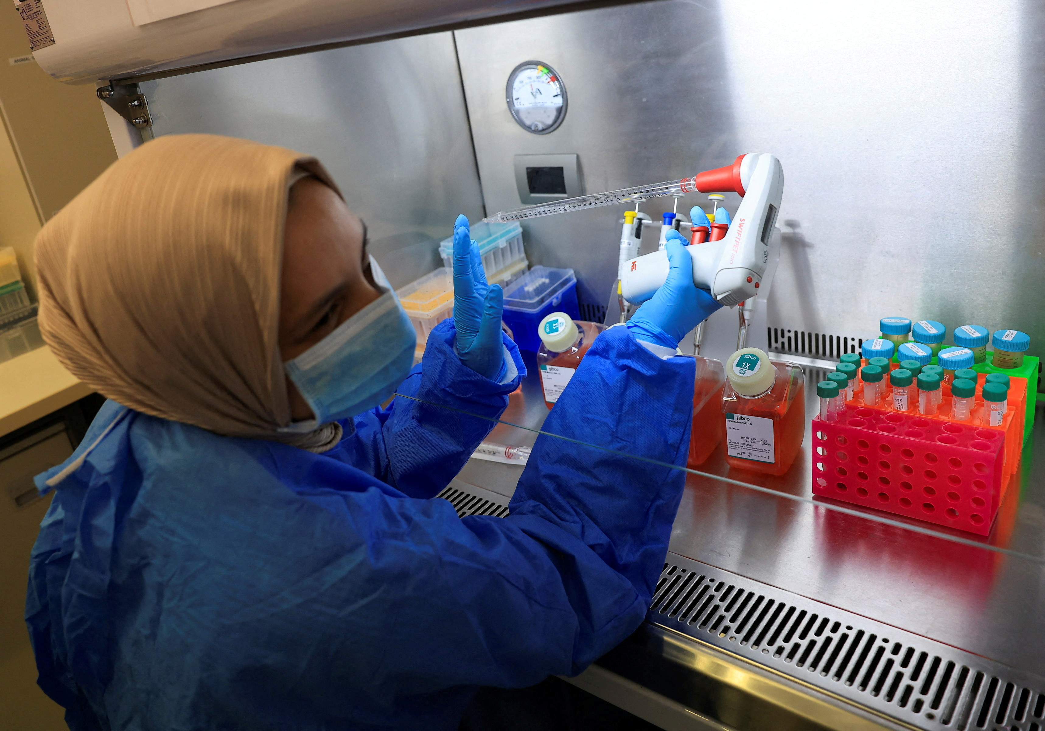 FILE PHOTO: Trump's aid cuts stop HIV vaccine trials in their tracks