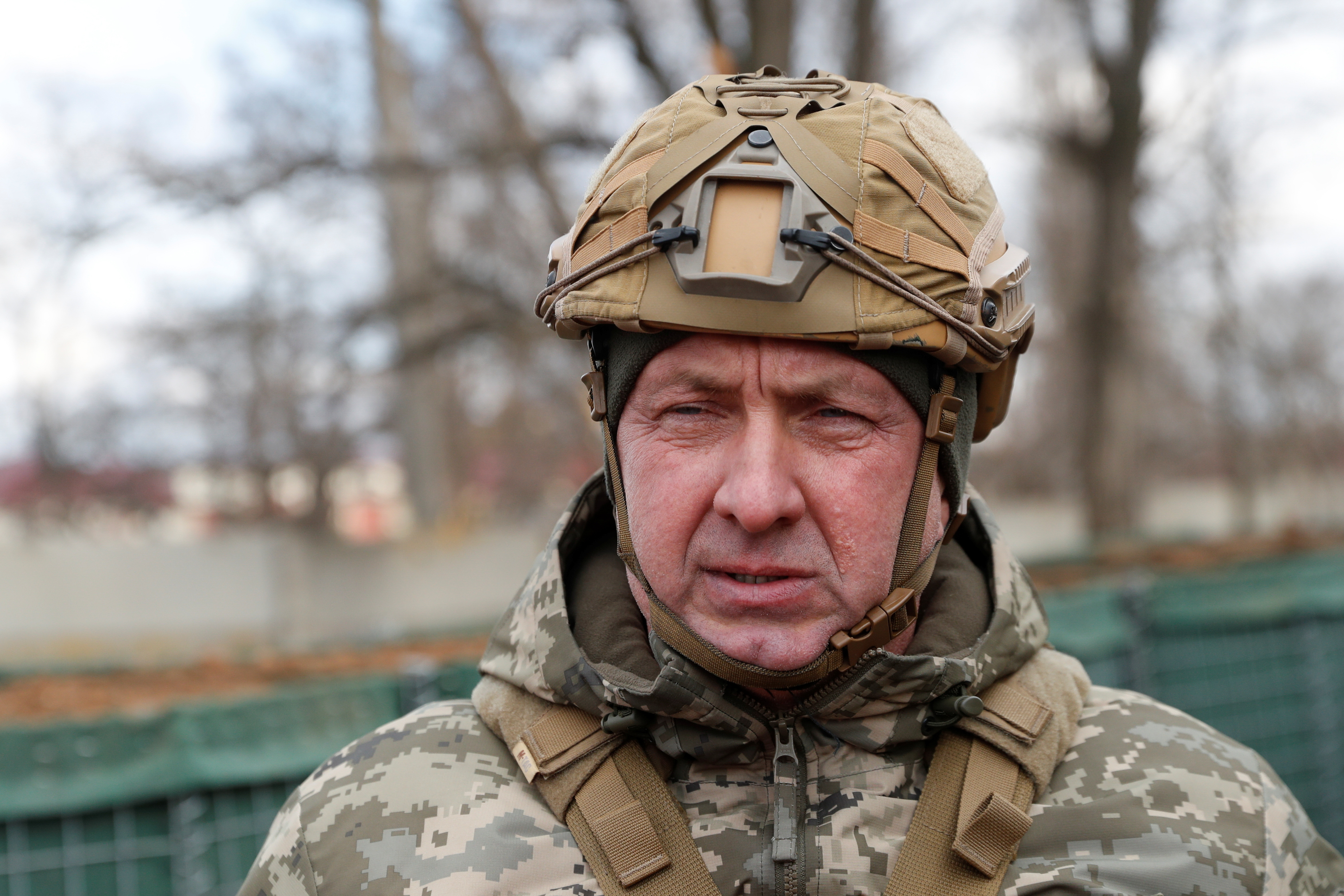 Commander of the Joint Forces Oleksandr Pavliuk visits combat positions in the Donetsk region