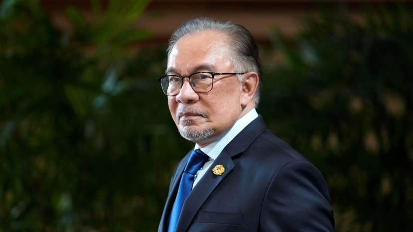 Malaysian Prime Minister Anwar Ibrahim meets Japanese Prime Minister Fumio Kishida
