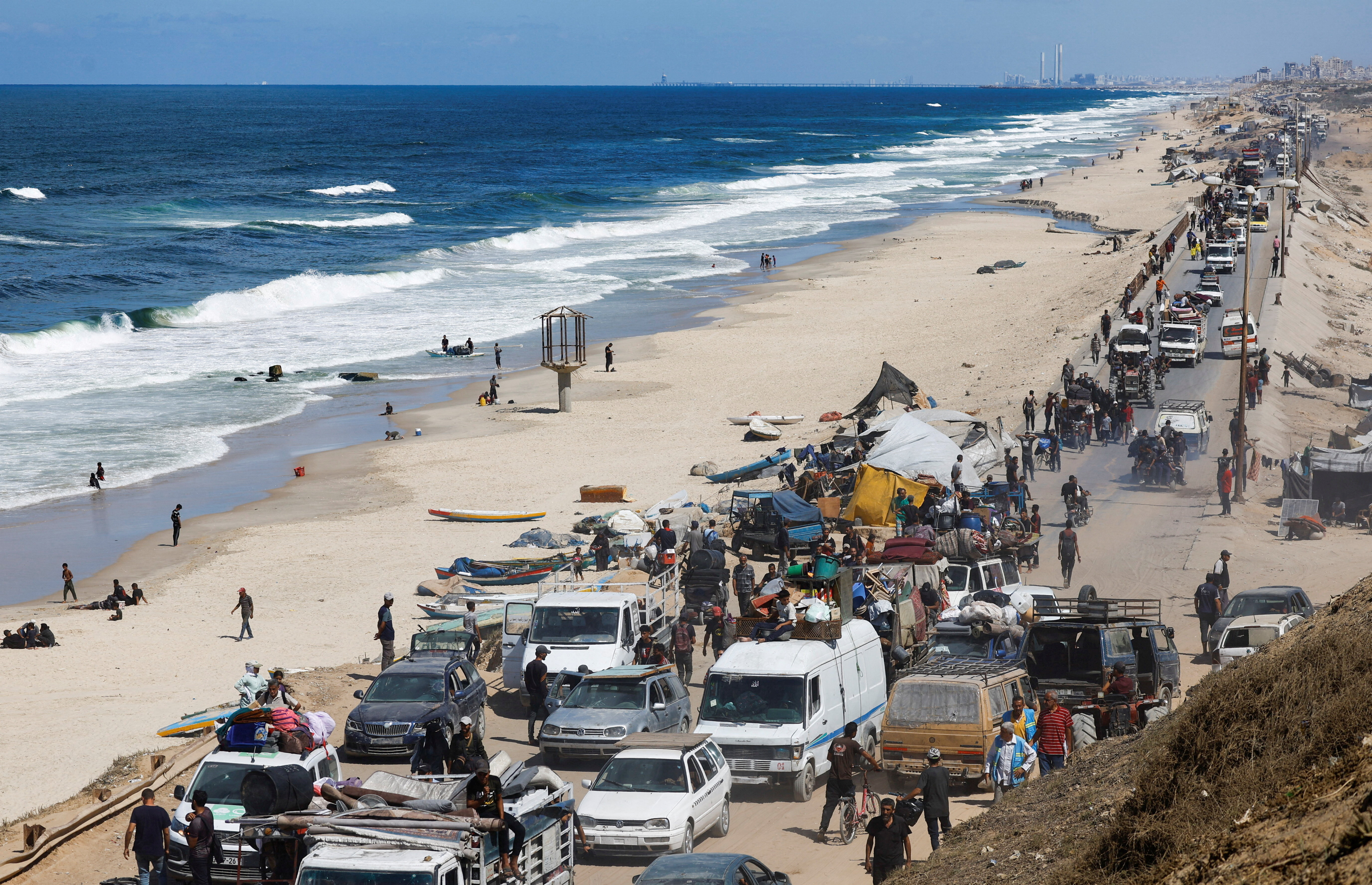 Palestinians flee northern Gaza due to an Israeli military operation, after Israeli forces ordered residents of Gaza City to evacuate to the south