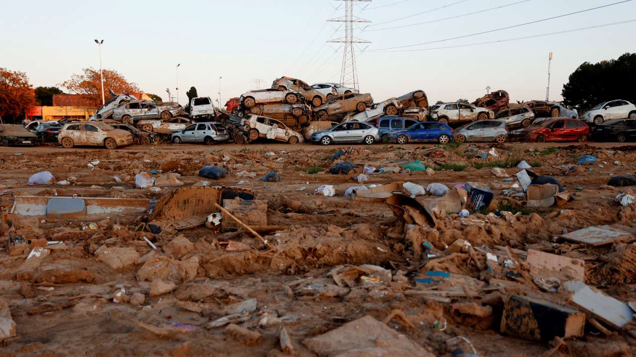 FILE PHOTO: Ahead of the first month anniversary of the deadly floods in Valencia region, residents of disaster ground-zero of Paiporta