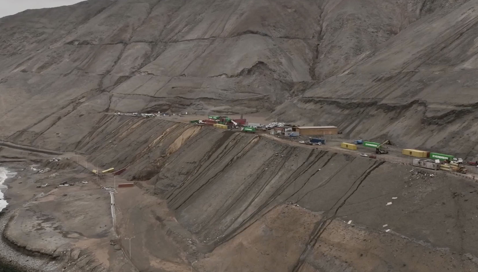 Cars swept downhill after heavy rainfall in Zofri