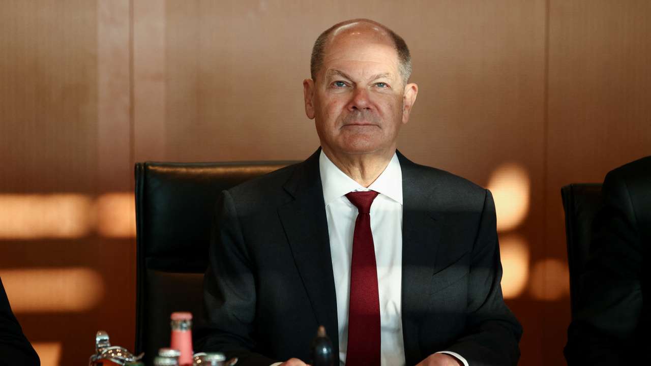 Weekly cabinet meeting in Berlin