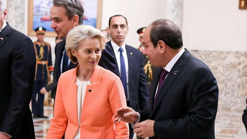 FILE PHOTO: Egyptian President Abdel Fattah al-Sisi talks with European Commission President Ursula von der Leyen at the Ittihadiya presidential palace in Cairo