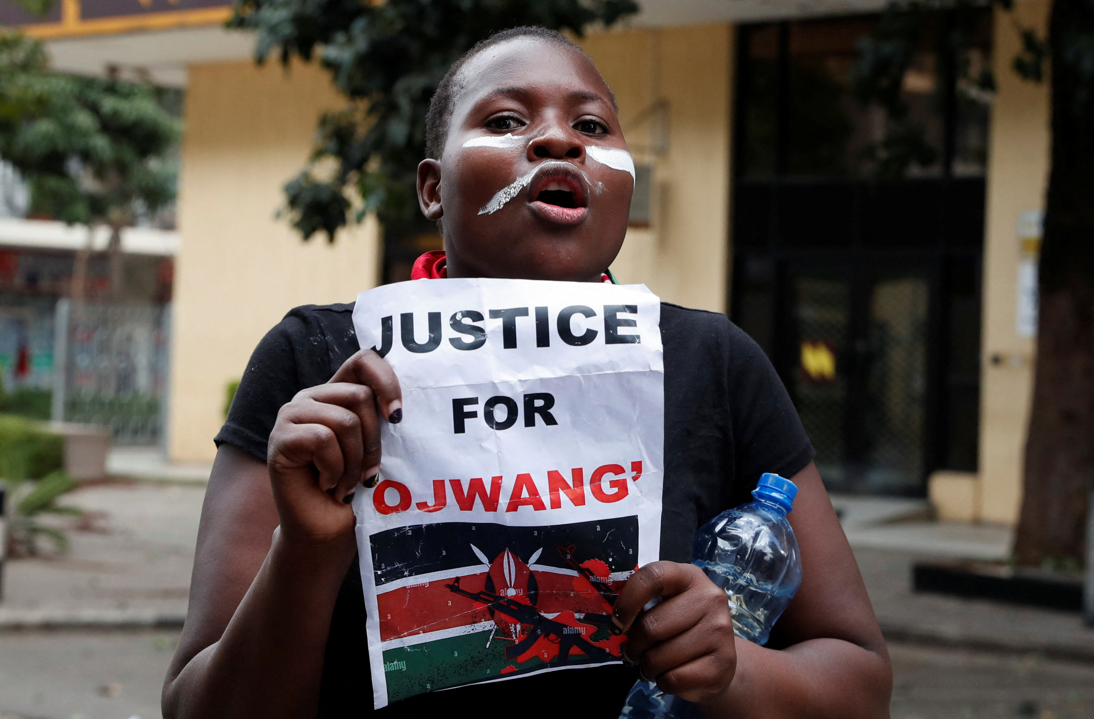 Protests in Kenya over death of blogger in custody last week