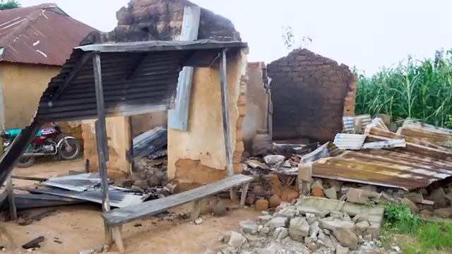 Gunmen Burn Nigerian Village, Kill 30(1)