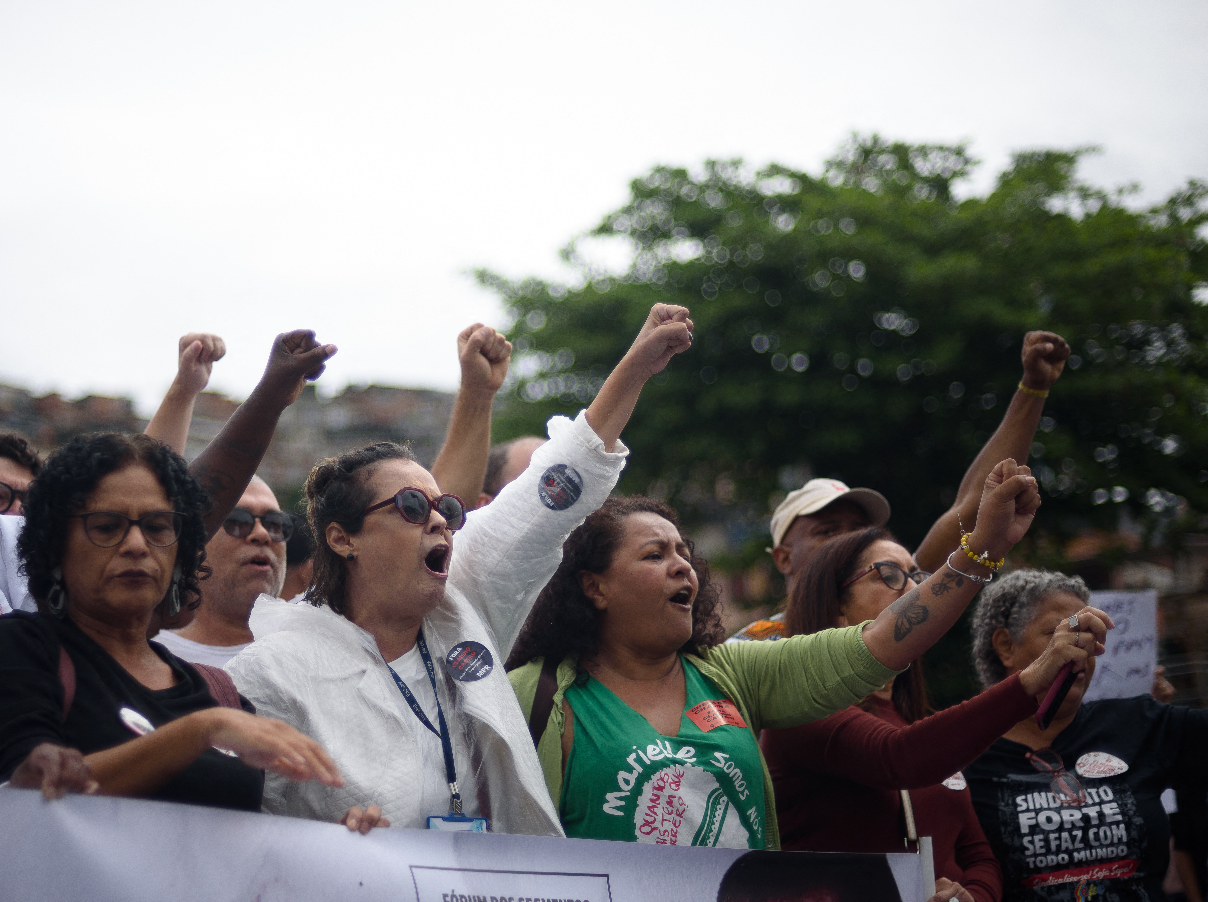 Protesto realizado em 31 de outubro de 2025, há um ano, por moradores de conjuntos habitacionais Penha e Alemão, na zona norte do Rio de Janeiro, Brasil, contra a operação policial realizada em 28 de outubro de 202, na qual 121 pessoas foram mortas.