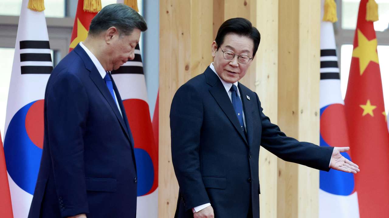 South Korean president holds summit with China's Xi Jinping