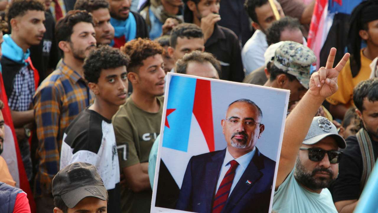 FILE PHOTO: Yemen separatist leader flees, avoids Riyadh talks to tackle southern crisis