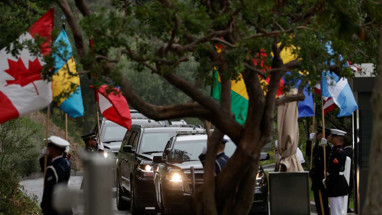 Heads of state arrive before a dinner, during the ninth Summit of the Americas, in Malibu, near Los Angeles, California, U.S. June 9, 2022. REUTERS/Daniel Becerril