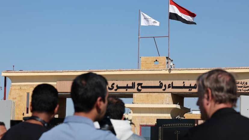 Rafah border crossing reopens, in Egypt