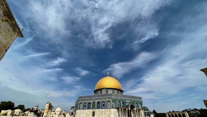 Palestinians face tight restrictions going into Al-Aqsa for Friday prayers