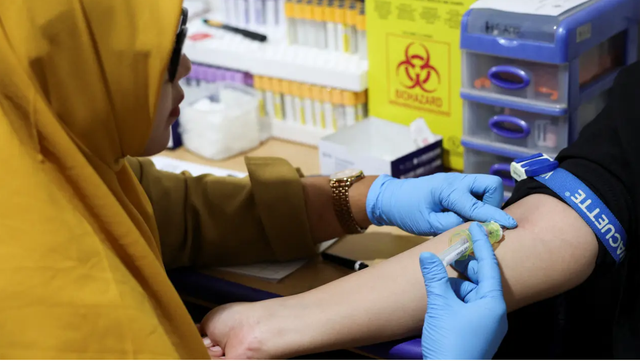 Indonesia shots vaccine