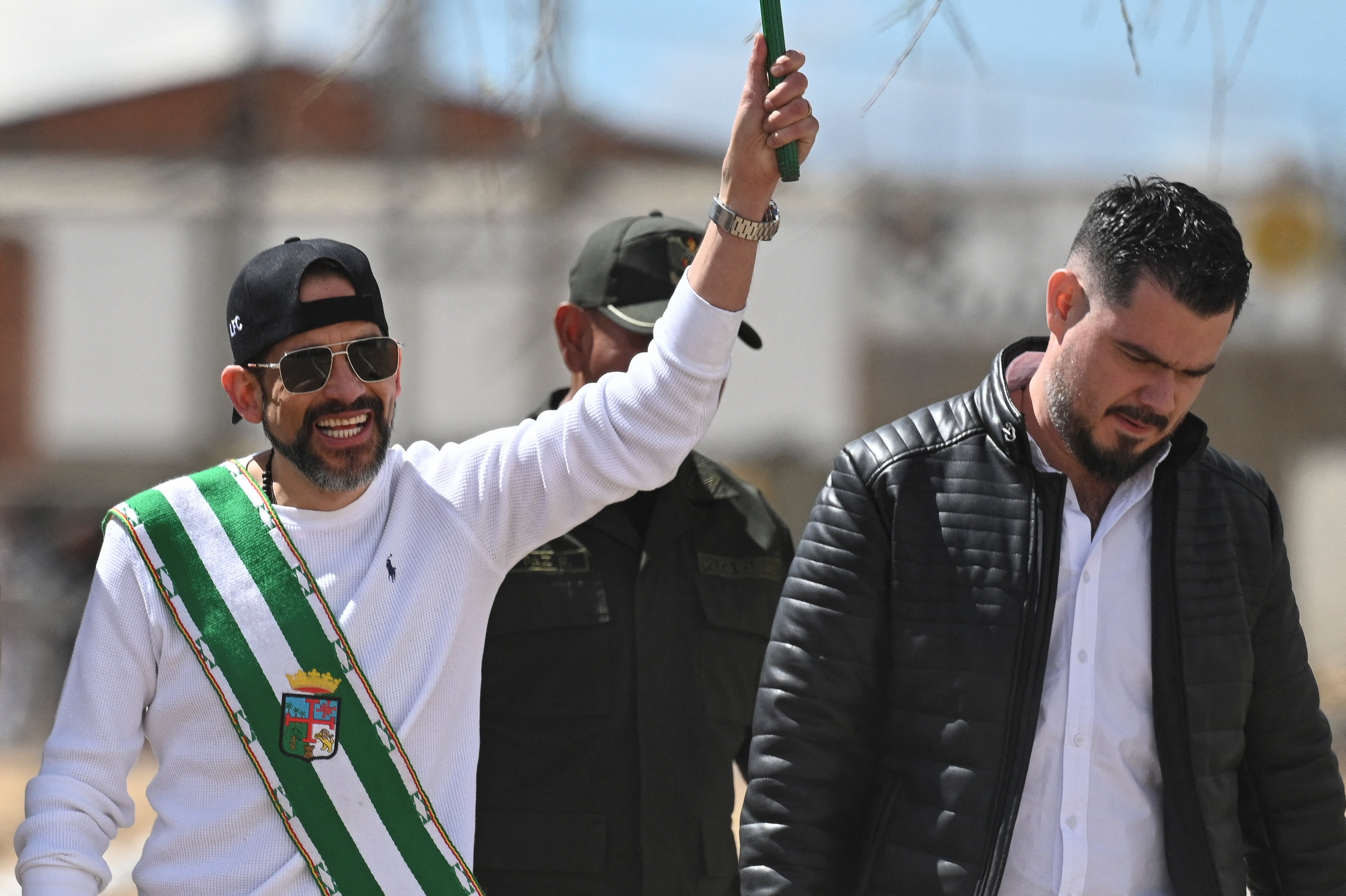 Luis Fernando Camacho, governor of the Santa Cruz region, released from prison to house arrest