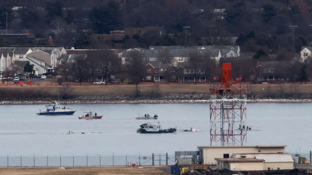 American Eagle flight 5342 crashes in the Potomac River near Ronald Reagan Washington National Airport
