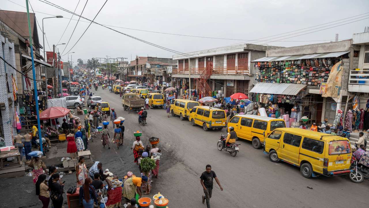 Thousands uprooted as Congo M23 rebels near Goma in major advance