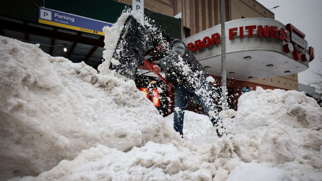 Major winter storm spreads across a large swath of the United States