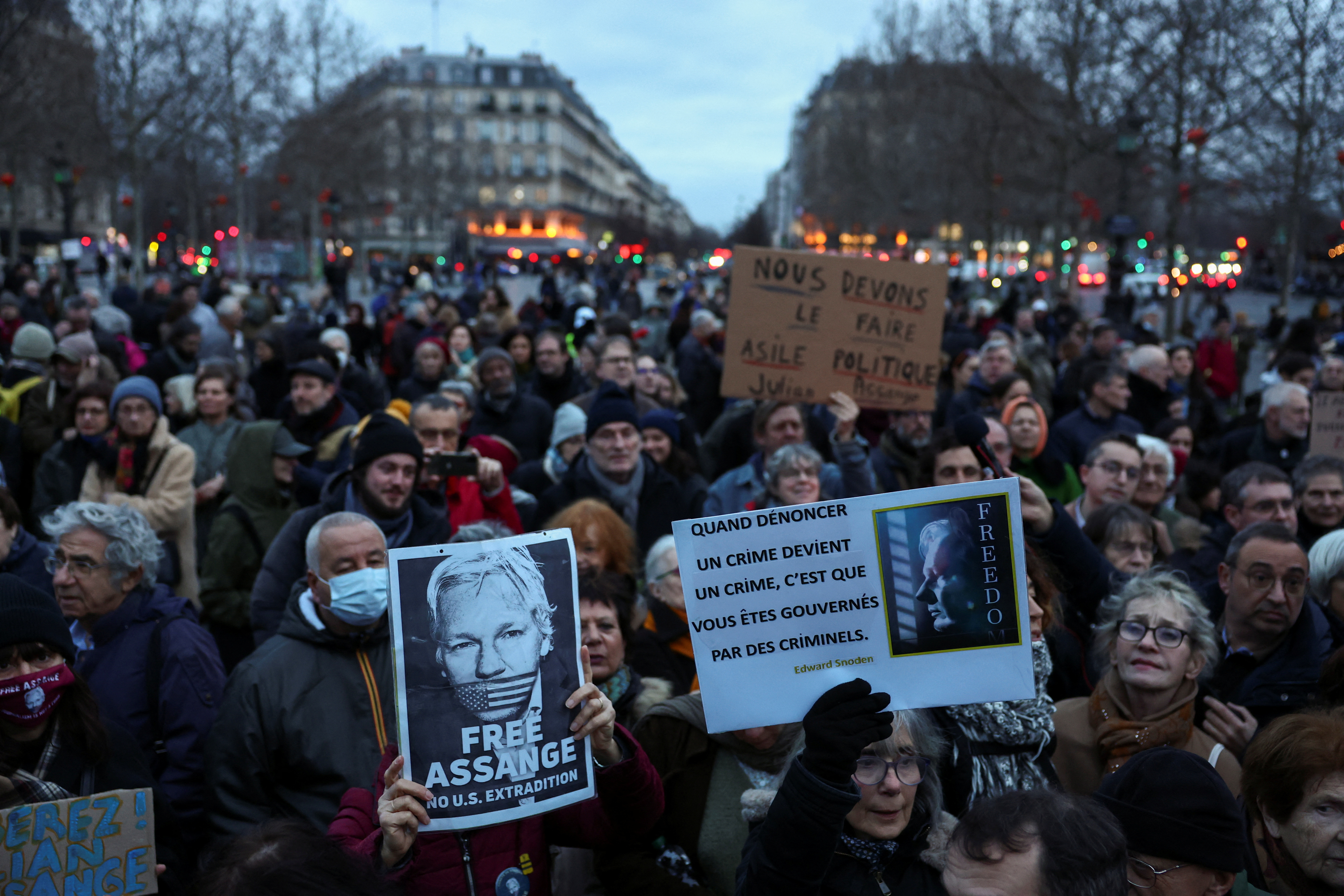 Protest in support of Julian Assange in Paris