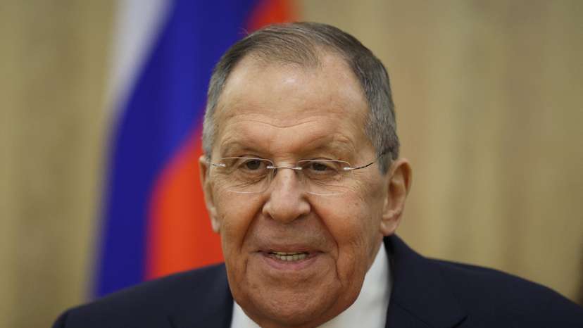 Russian Foreign Minister Sergei Lavrov meets with his Tanzanian counterpart Mahmoud Thabit Kombo in Moscow