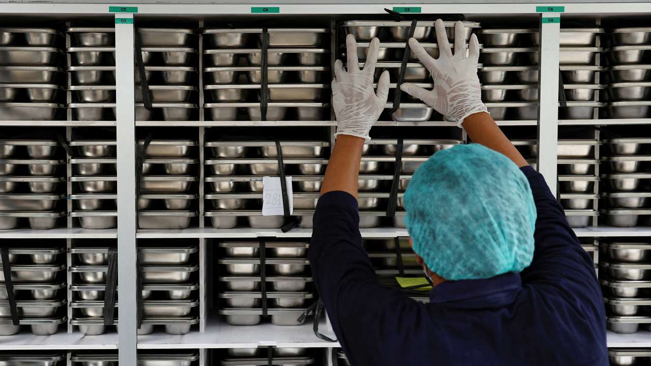 Indonesia launches free meals programme