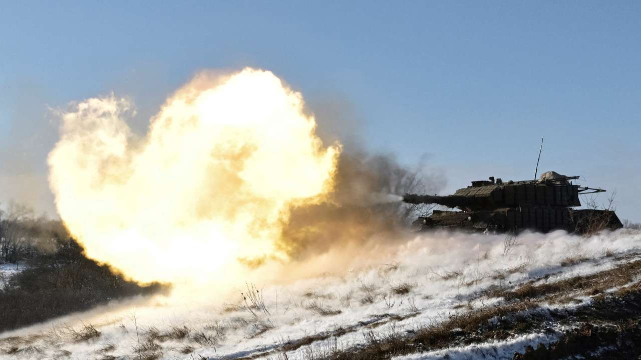 FILE PHOTO: Ukrainian servicemen attend training in Zaporizhzhia region