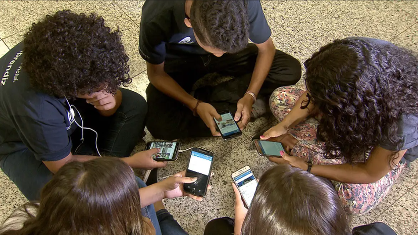 crianças-adolescentes-celulares