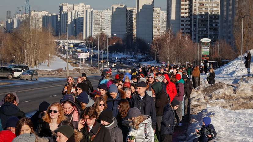 Mourners come to grave of Russian opposition leader Alexei Navalny, in Moscow