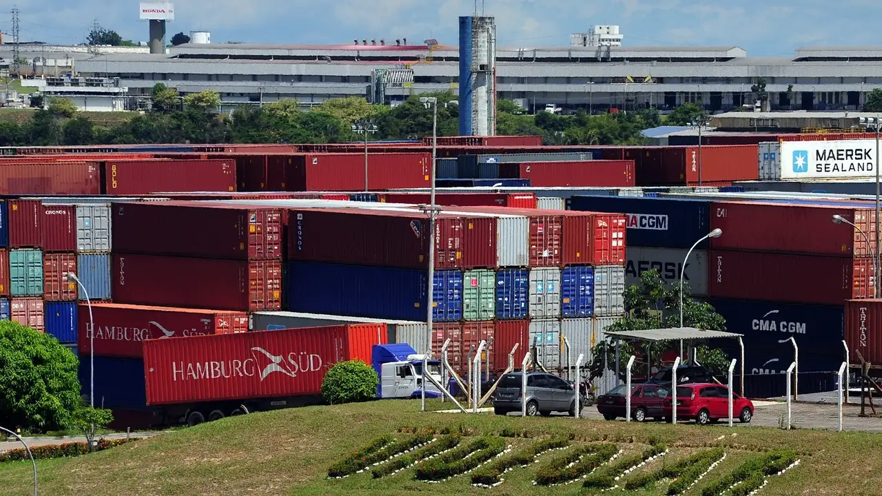 Empresas atingidas por tarifaço terão R$ 13,5 bi em crédito
