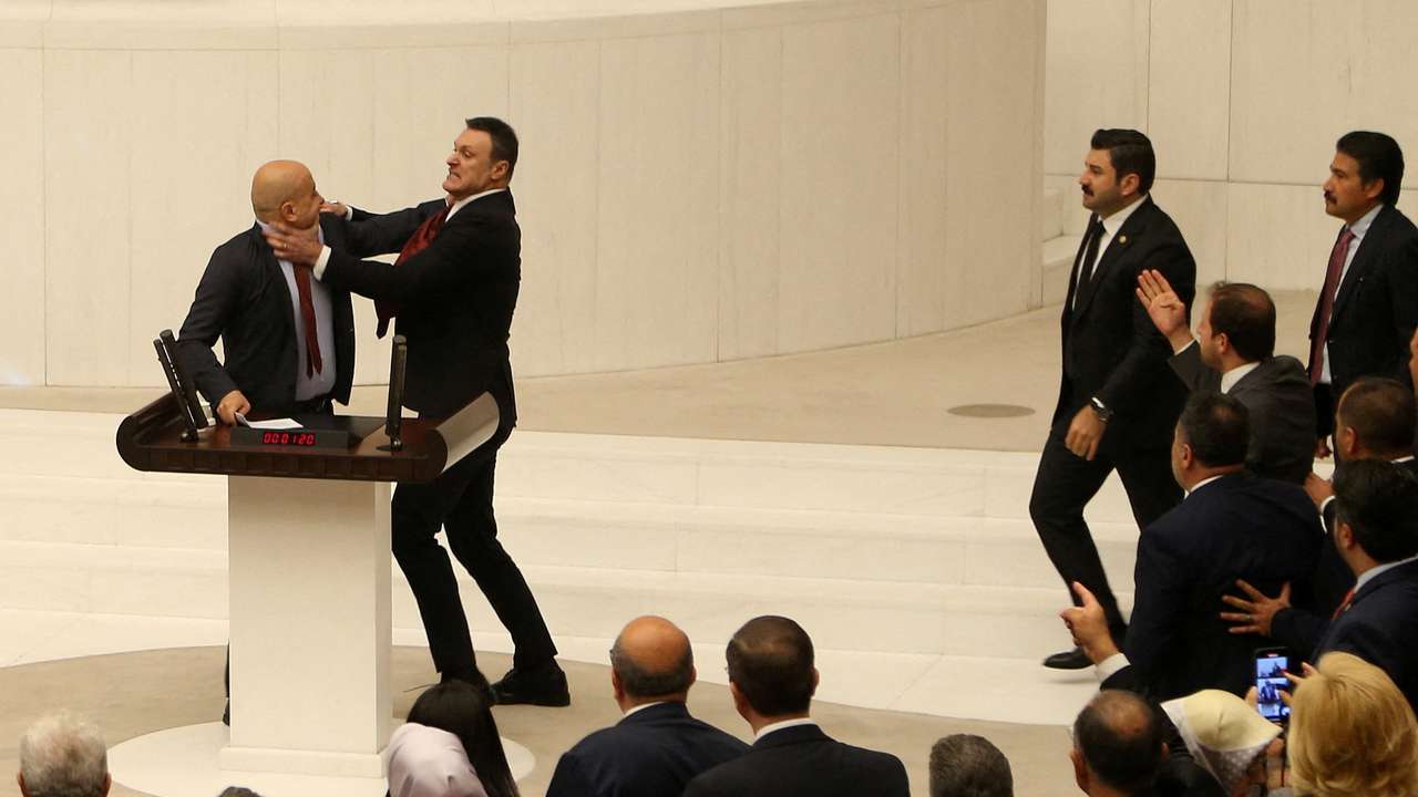 Extraordinary meeting of the Turkish parliament in Ankara