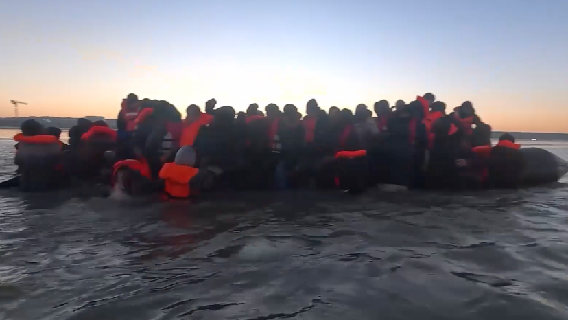Migrants scramble