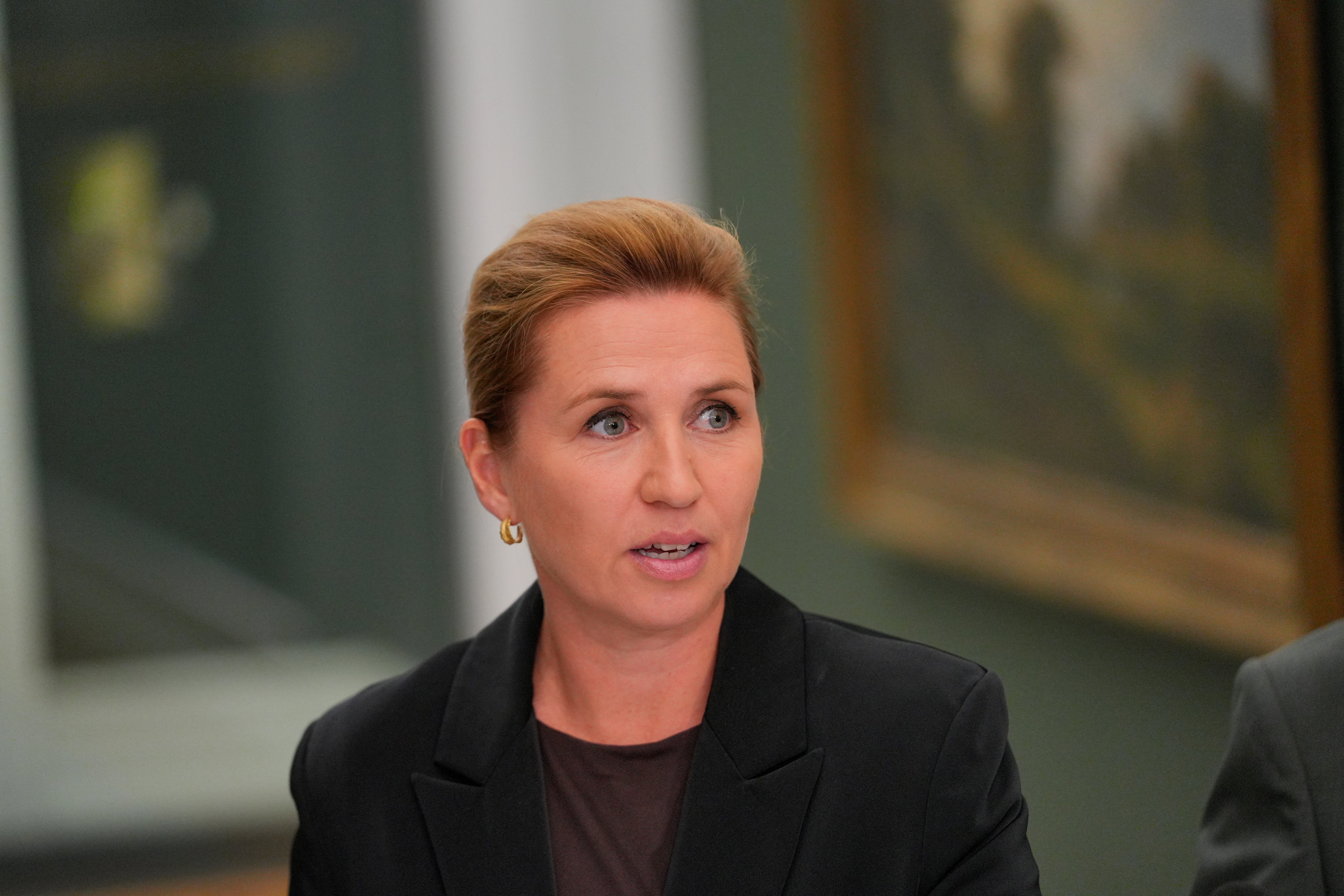 Doorstep on defense measures at the Prime Minister's Office