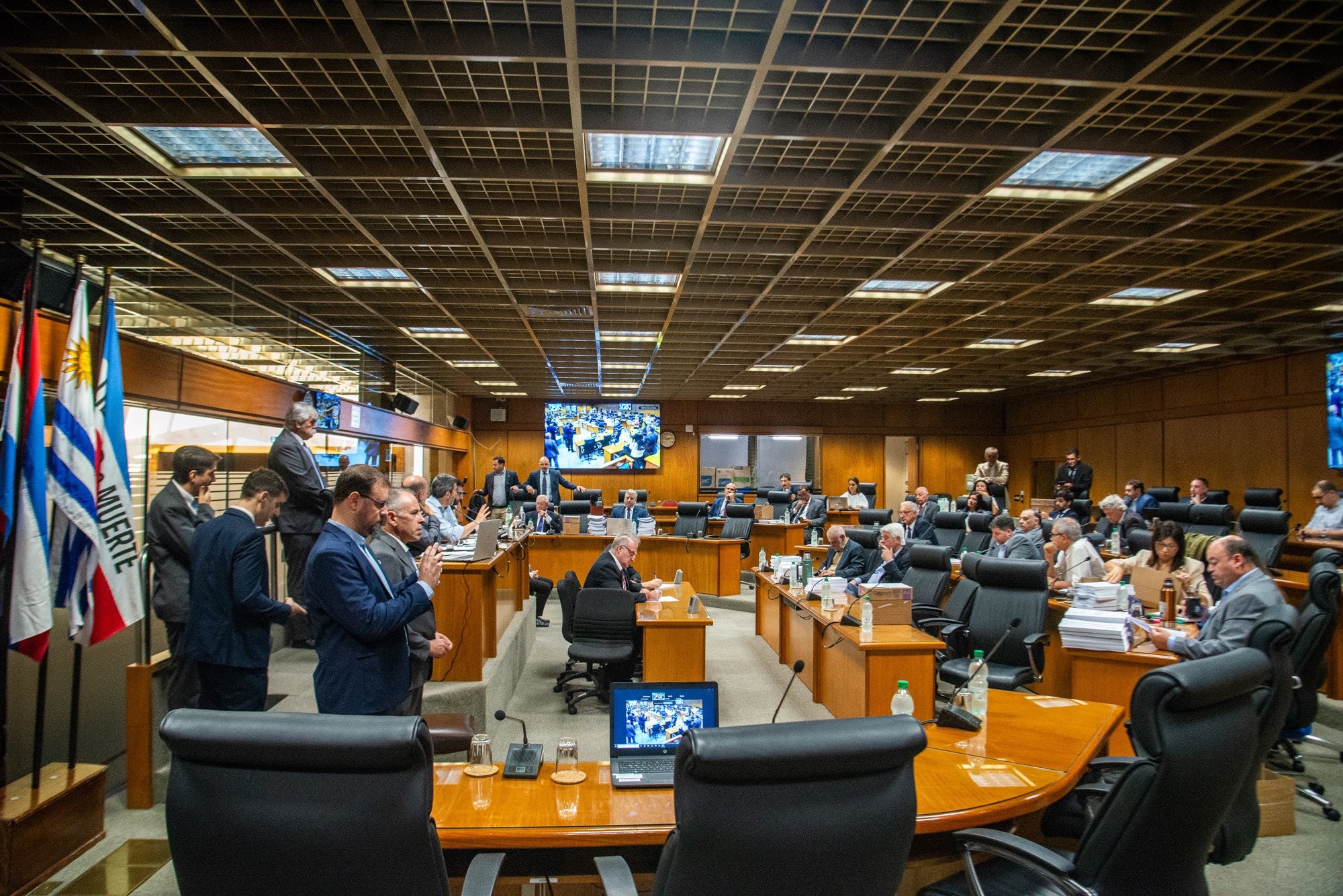 Montevideo, Uruguay ? In the photos, Mario Lubetkin, Uruguay's Foreign Minister, attends the parliamentary committee analyzing the Mercosur-European Union agreement on February 17, 2026. A special committee of the Uruguayan Parliament was created during the summer recess to analyze the scope of the Mercosur-European Union agreement. Parliamentarians are in agreement that the treaty will be ratified next week, a swift process that would allow Uruguay to be the first country in the region to do so.