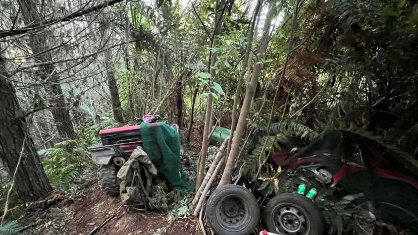 New Zealand police shoot dead fugitive father on the run with children