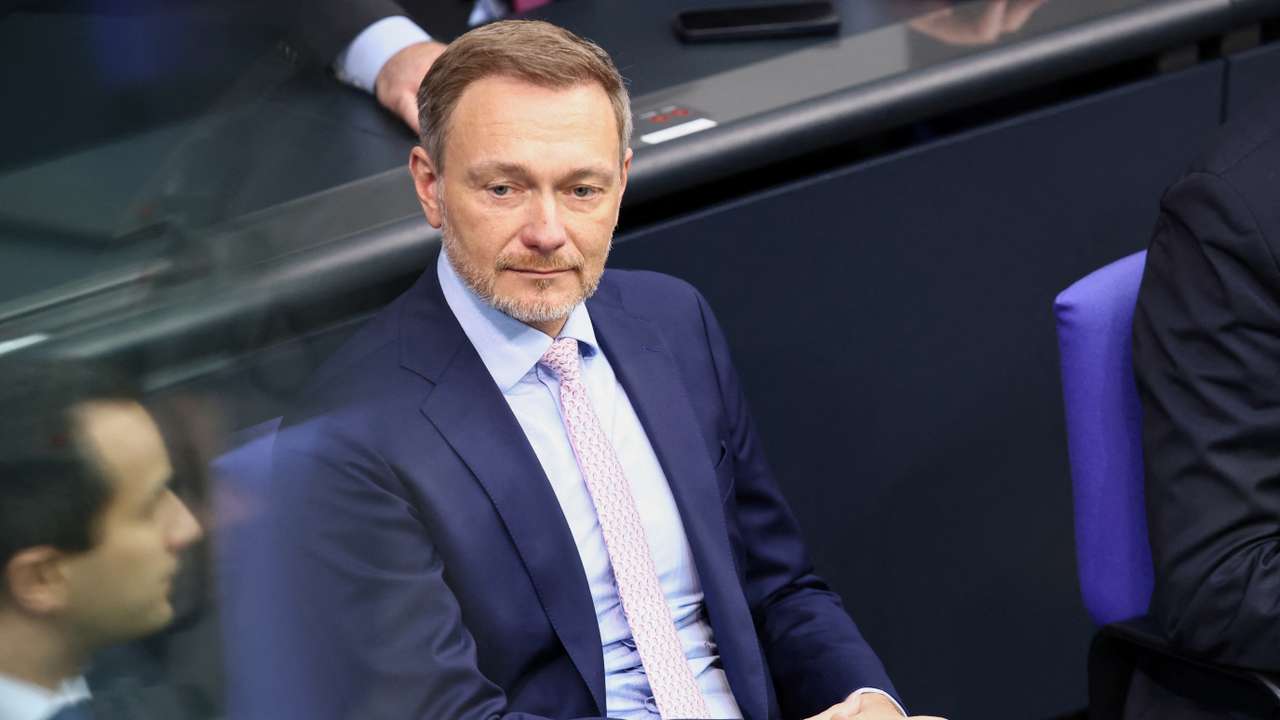 Session of the lower house of parliament, the Bundestag, in Berlin