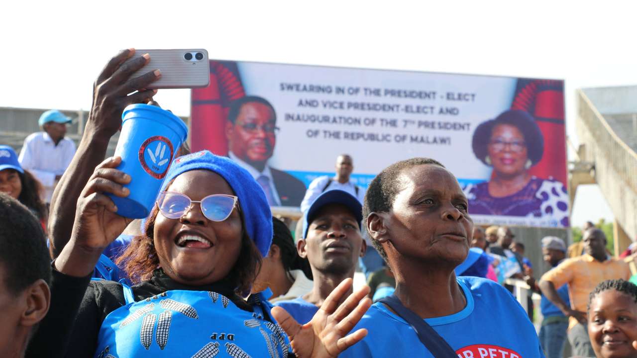 Mutharika sworn in as Malawi's seventh president
