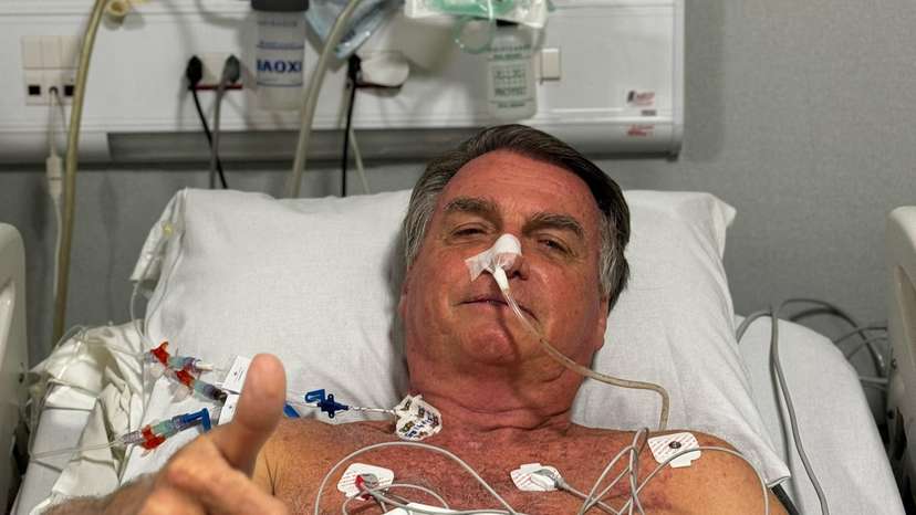 Former Brazilian President Jair Bolsonaro at Rio Grande Hospital in Natal