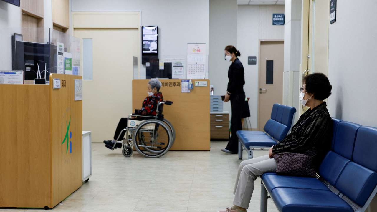 FILE PHOTO: Patients wait for medical treatment at Incheon Medical Center