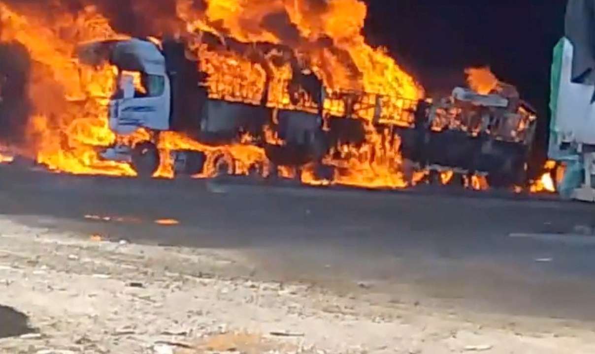 Myanmar's convoy of trucks burn on China's border, near Muse