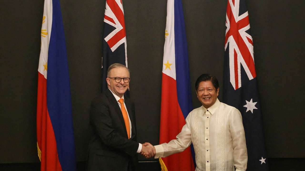 FILE PHOTO: Marcos hosts Australian PM Albanese in Manila