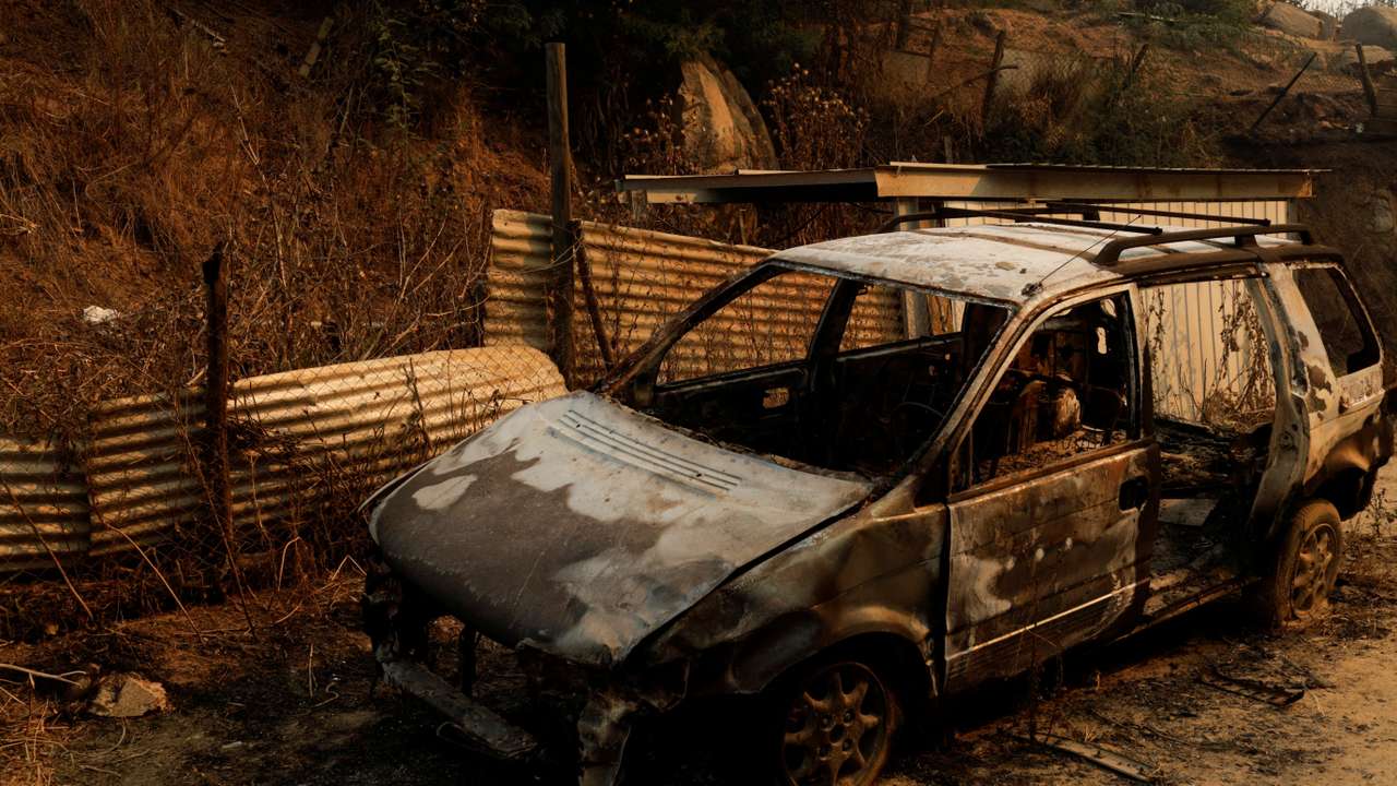 Raging forest fires turn deadly in Chile