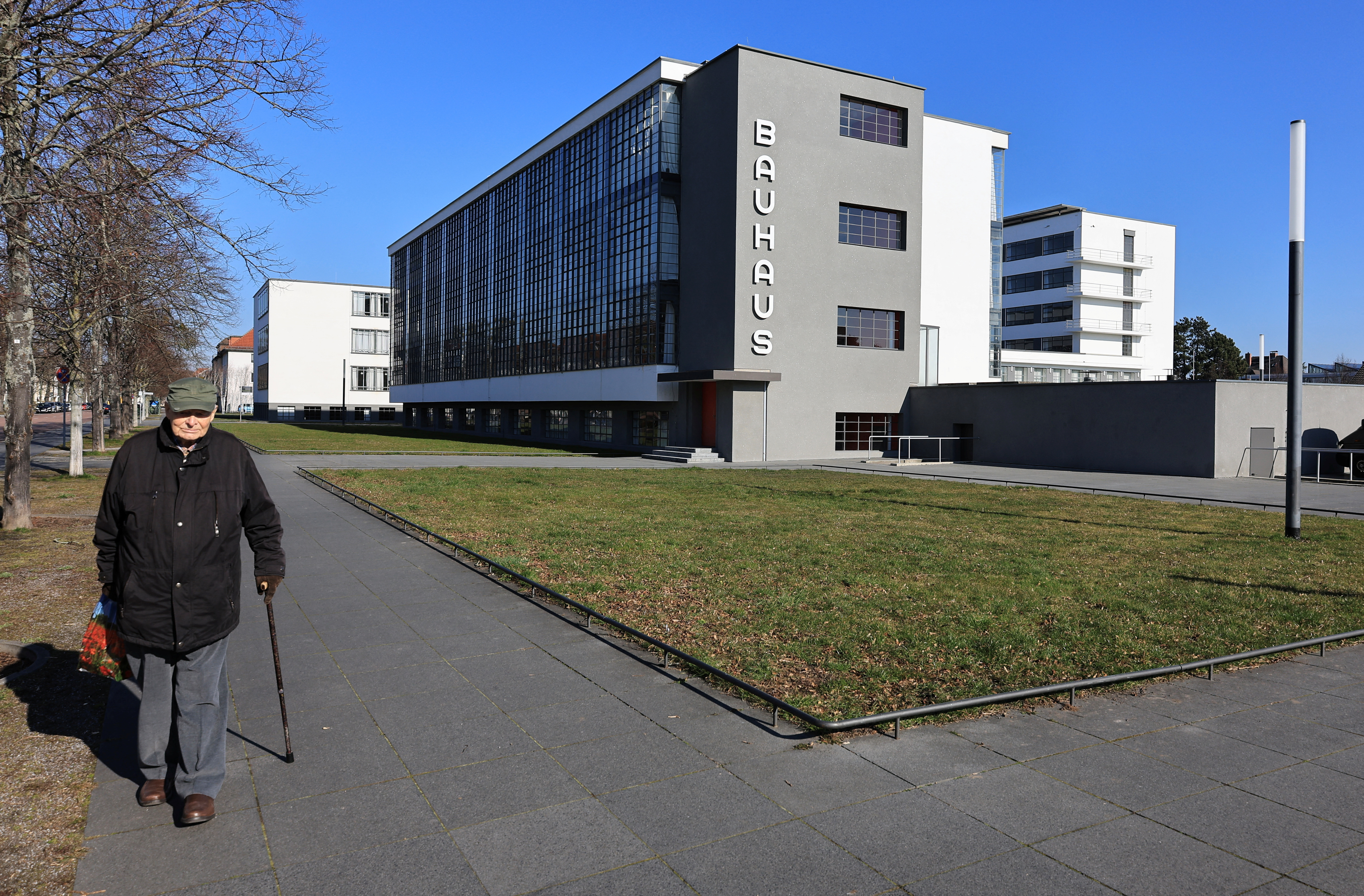 German far-rights attack legendary avant-garde Bauhaus culture as "globally homogenous porridge" and "provocation\