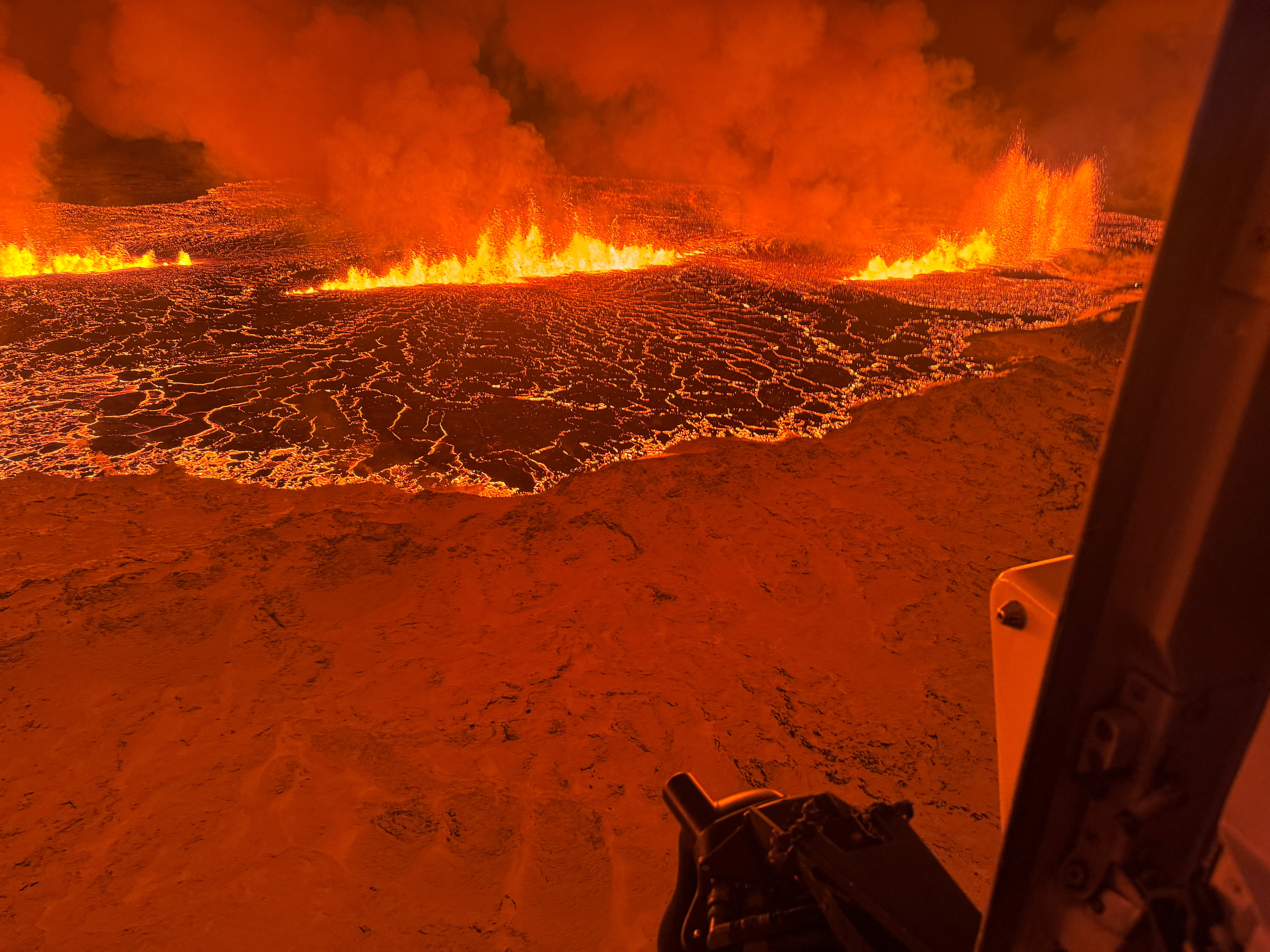 Volcano erupts in the Reykjanes Peninsula