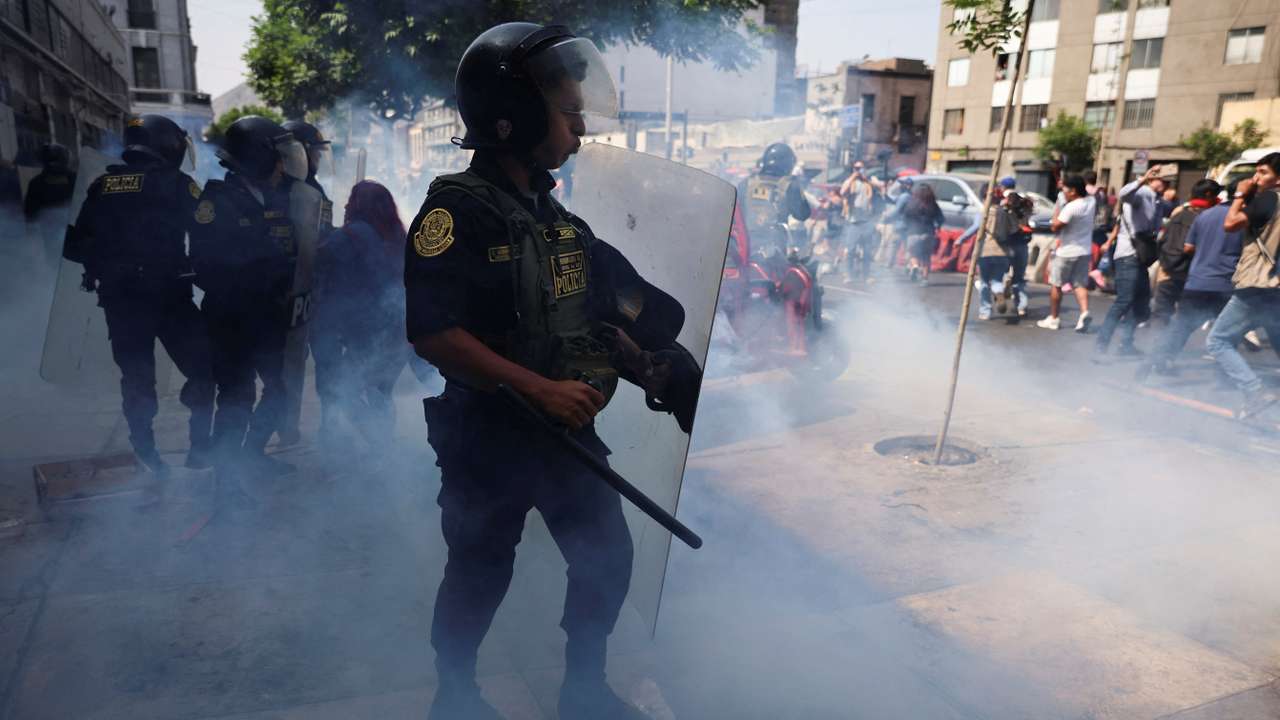 Peruvian transport workers call a strike in Lima over rising crime and insecurity