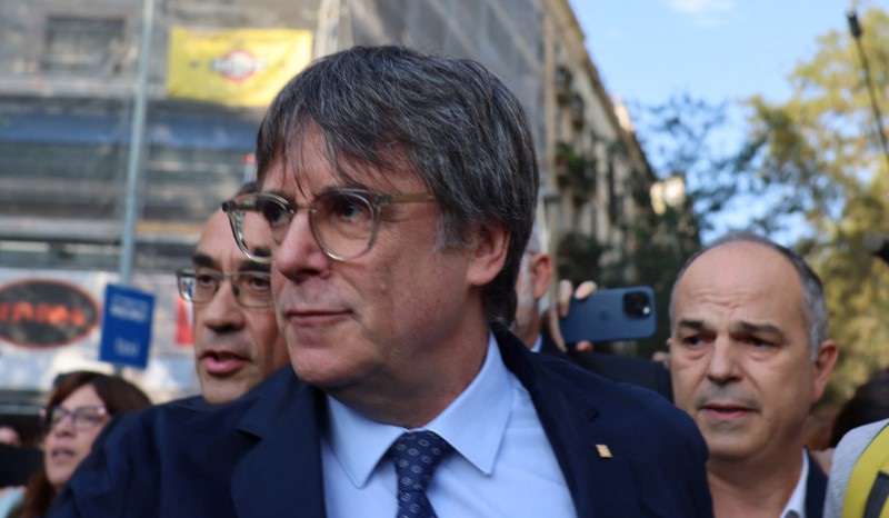 Catalan separatist leader Puigdemont expected to return to Spain despite arrest warrant