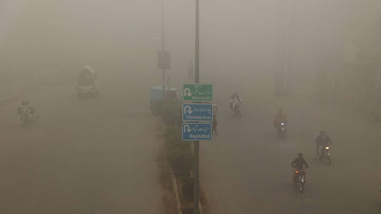 Smoggy morning in Peshawar