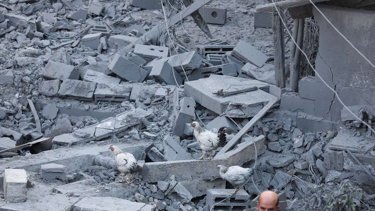 Aftermath of Israeli strikes, in Khan Younis