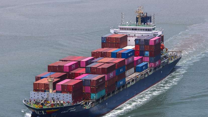 FILE PHOTO: Vietnam steps up talks with US to reduce hefty tariff