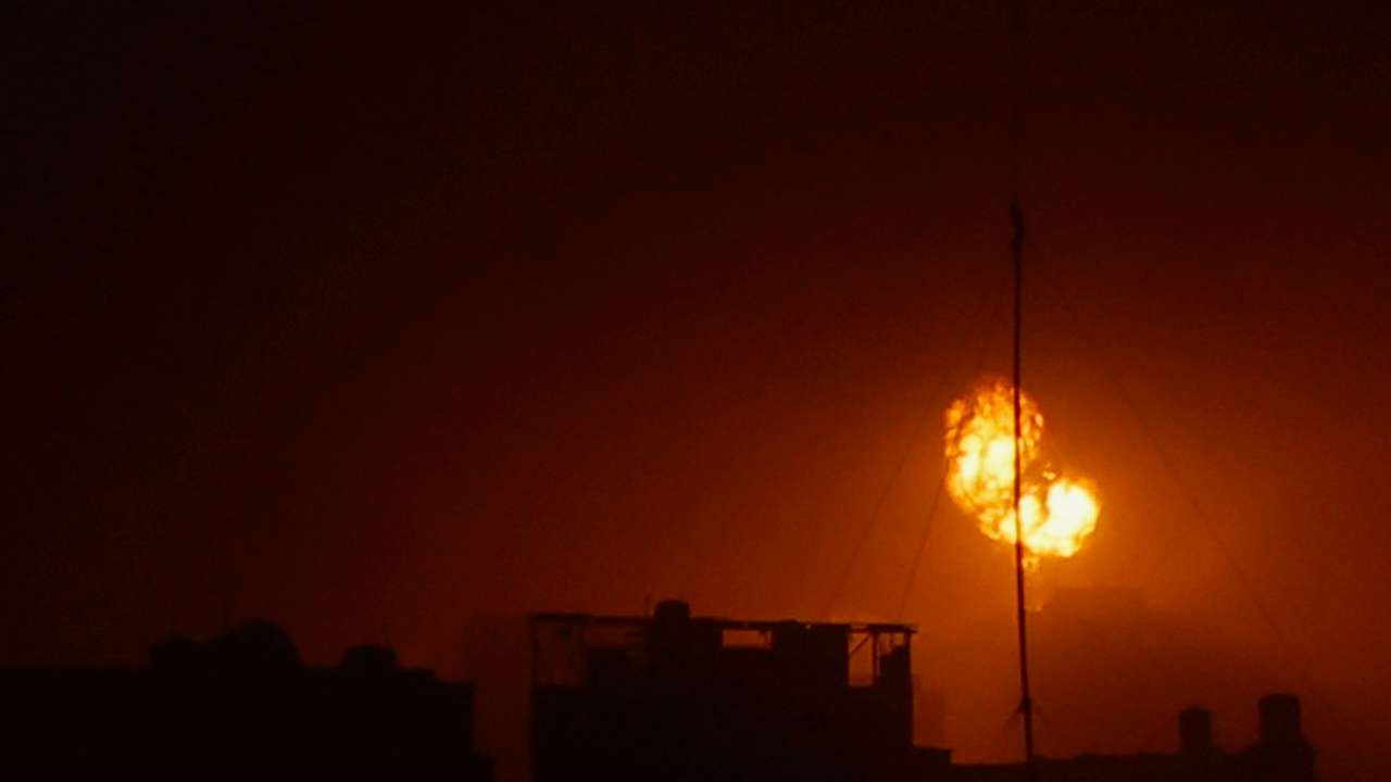 Israeli air strikes, in Khan Younis