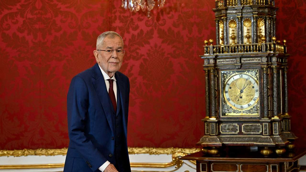 FILE PHOTO: Austrian President Alexander Van der Bellen delivers a statement in Hofburg Palace in Vienna